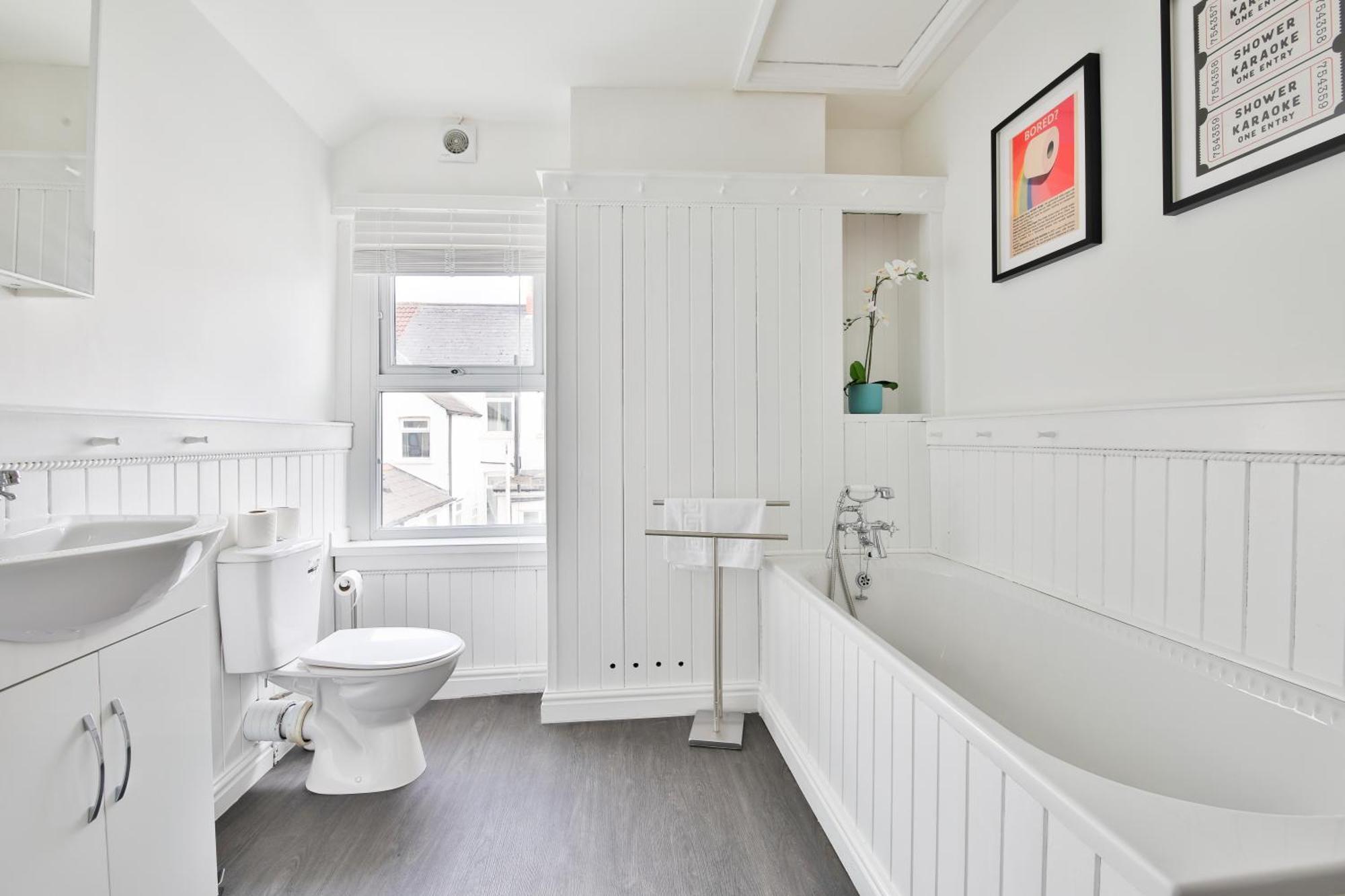 Fresh Cardiff Bay 2 Bedroom House- 3 Tv'S ภายนอก รูปภาพ