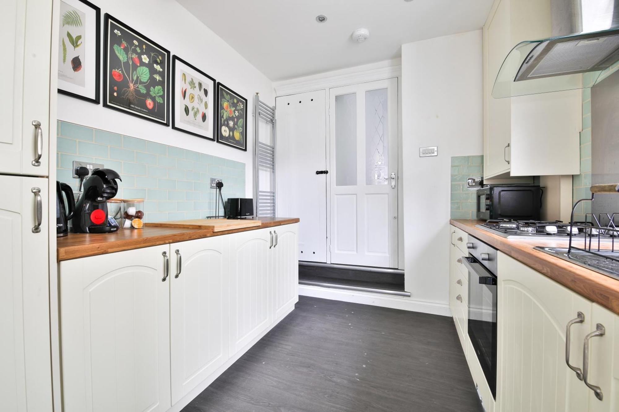 Fresh Cardiff Bay 2 Bedroom House- 3 Tv'S ภายนอก รูปภาพ