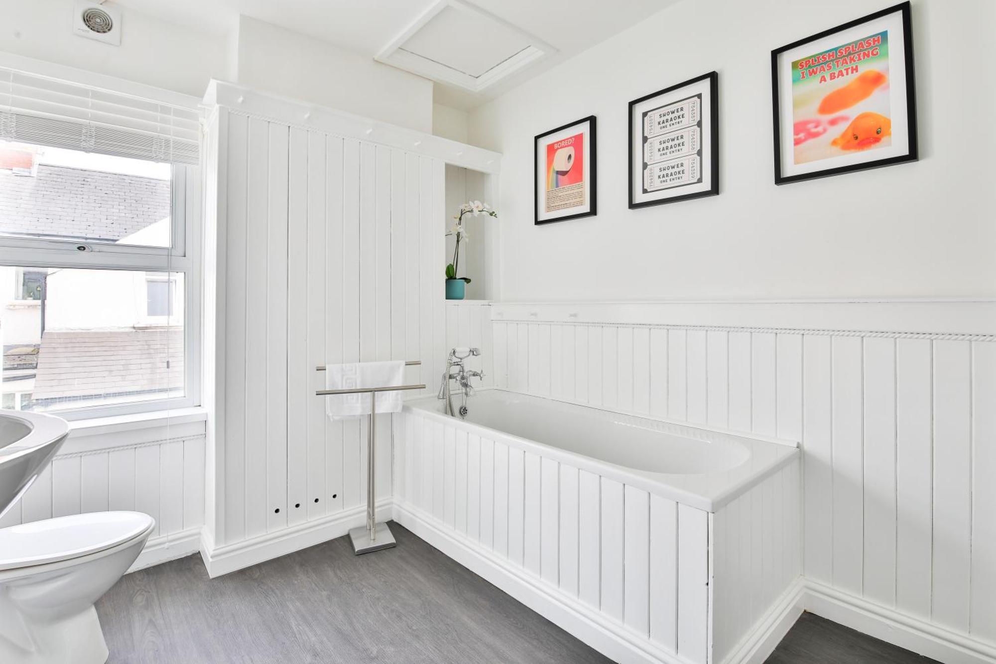 Fresh Cardiff Bay 2 Bedroom House- 3 Tv'S ภายนอก รูปภาพ